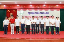 VNU commends and rewards students - 2022 International Olympiad prize winners