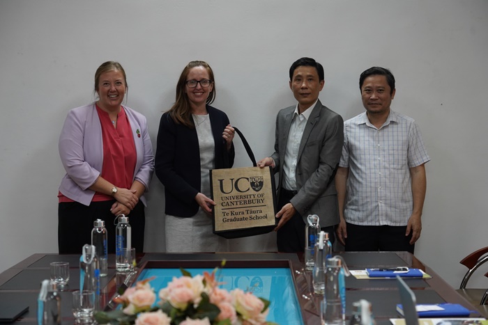 Discussions on Postgraduate training cooperation with the University of Canterbury, New Zealand kicked off