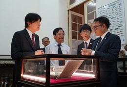 Japanese Crown Prince visits the Biological Museum, University of Sciences, VNU Hanoi