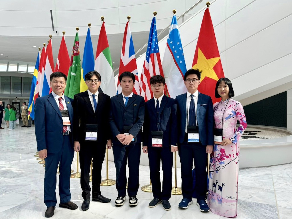 A contestant from VNU HUS High School for Gifted Students won gold medal at the International Biology Olympiad 2024