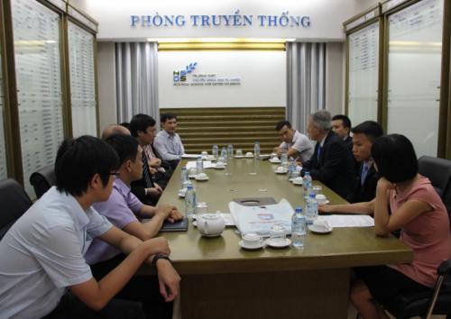 Director-General of École Polytechnique visits the High School for Gifted Students, VNU University of Science