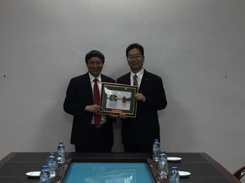 Welcoming the representation of Hiroshima University (Japan)