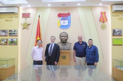Booth School of Business (University of Chicago) and Orchid Foundation are willing to collaborate on developing Applied Mathematics curricula with the VNU University of Science.