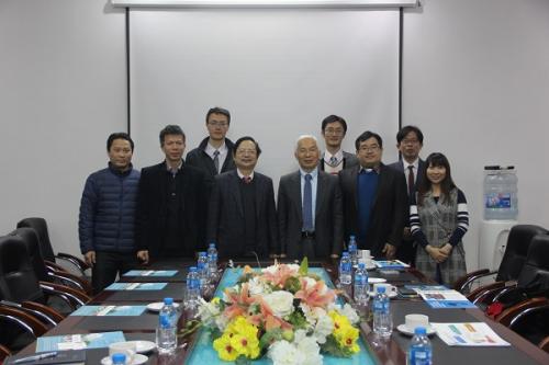 Taiwan's leading university awards scholarships to lecturers and students of VNU University of Science