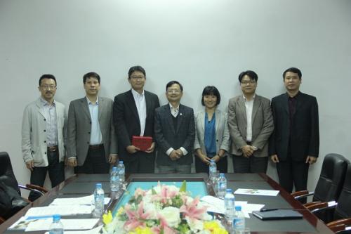 Welcoming the delegation from the Hiroshima University, Japan