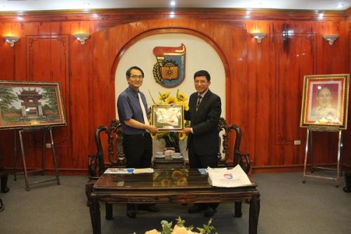 Welcoming the delegation from National Dong Hwa University, Taiwan